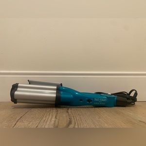 Bed Head TIGI Wave Artist Ceramic Deep Waver in Blue
